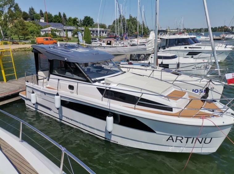 Czarter Jachtów Żaglowych oraz Spacerowych typu Houseboat 