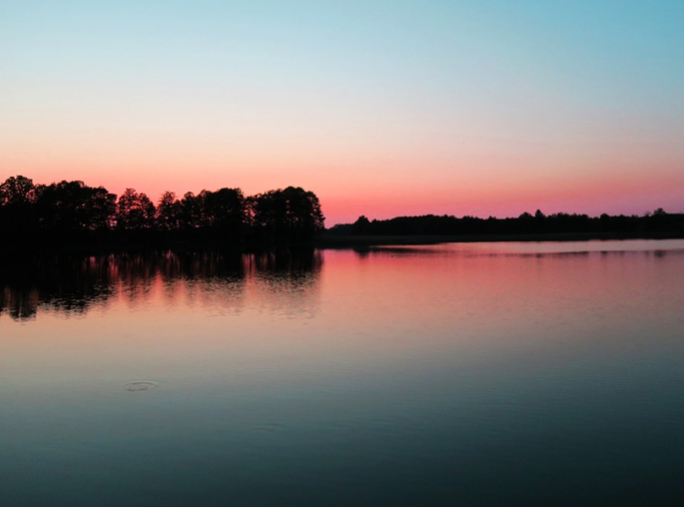 Dom nad Zatoką Pokoje nad Jeziorem Mazury | Zachód słońca. Dom nad Zatoką