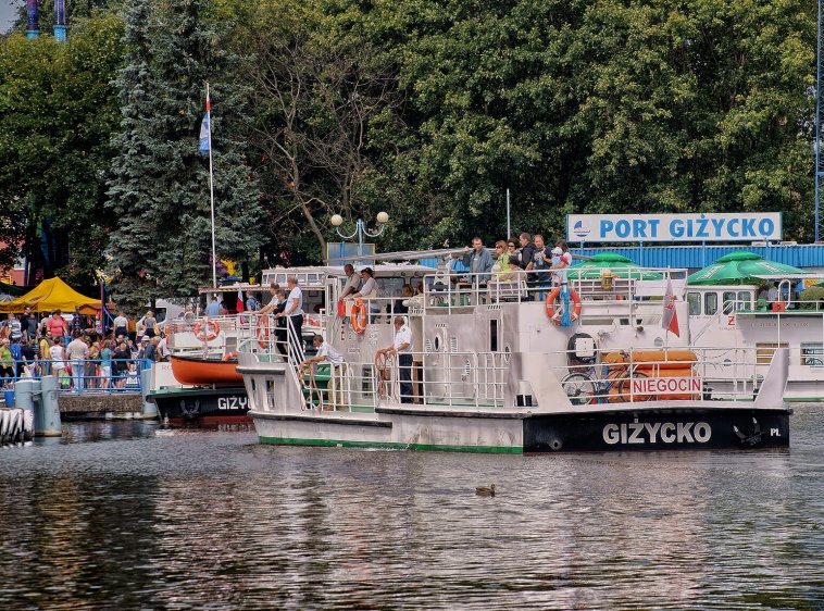 Rejsy statkami Żeglugi Mazurskiej z portu w Giżycku 